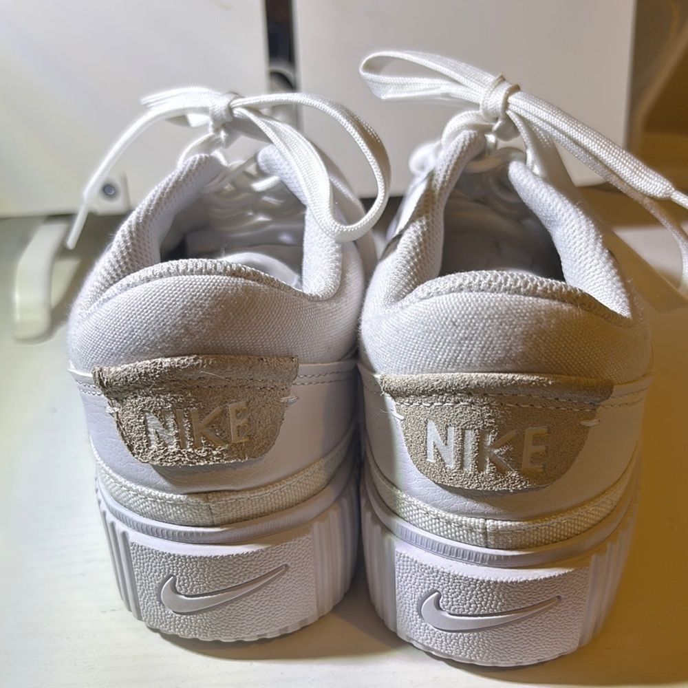 Nike Classic White Low-Tops